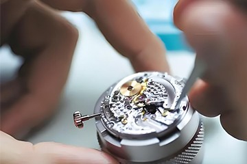 欧米茄手表起雾不走